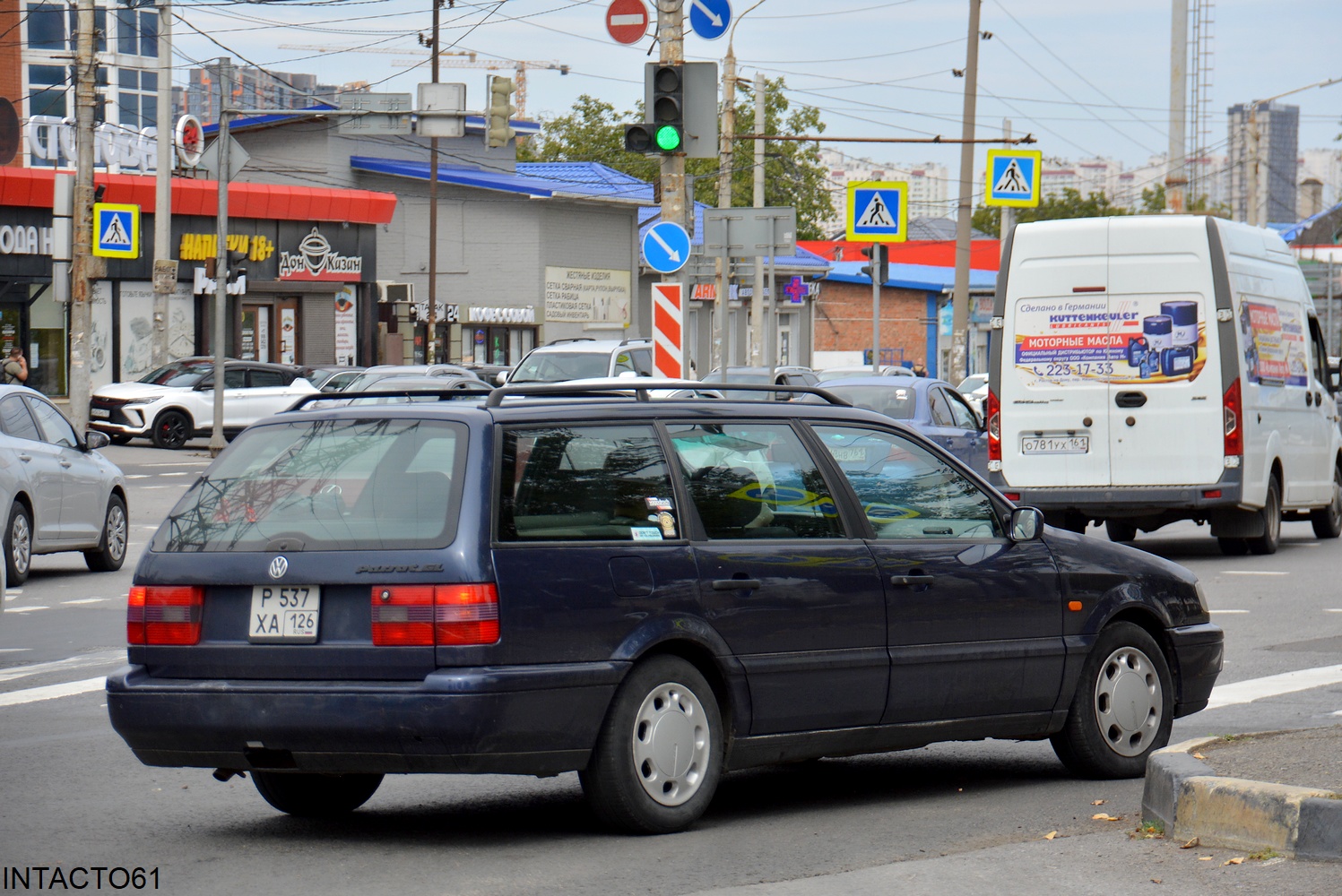 Ростовская область, № Р 537 ХА 126 — Volkswagen Passat Variant (B4) '93-97; Ставропольский край — Вне региона