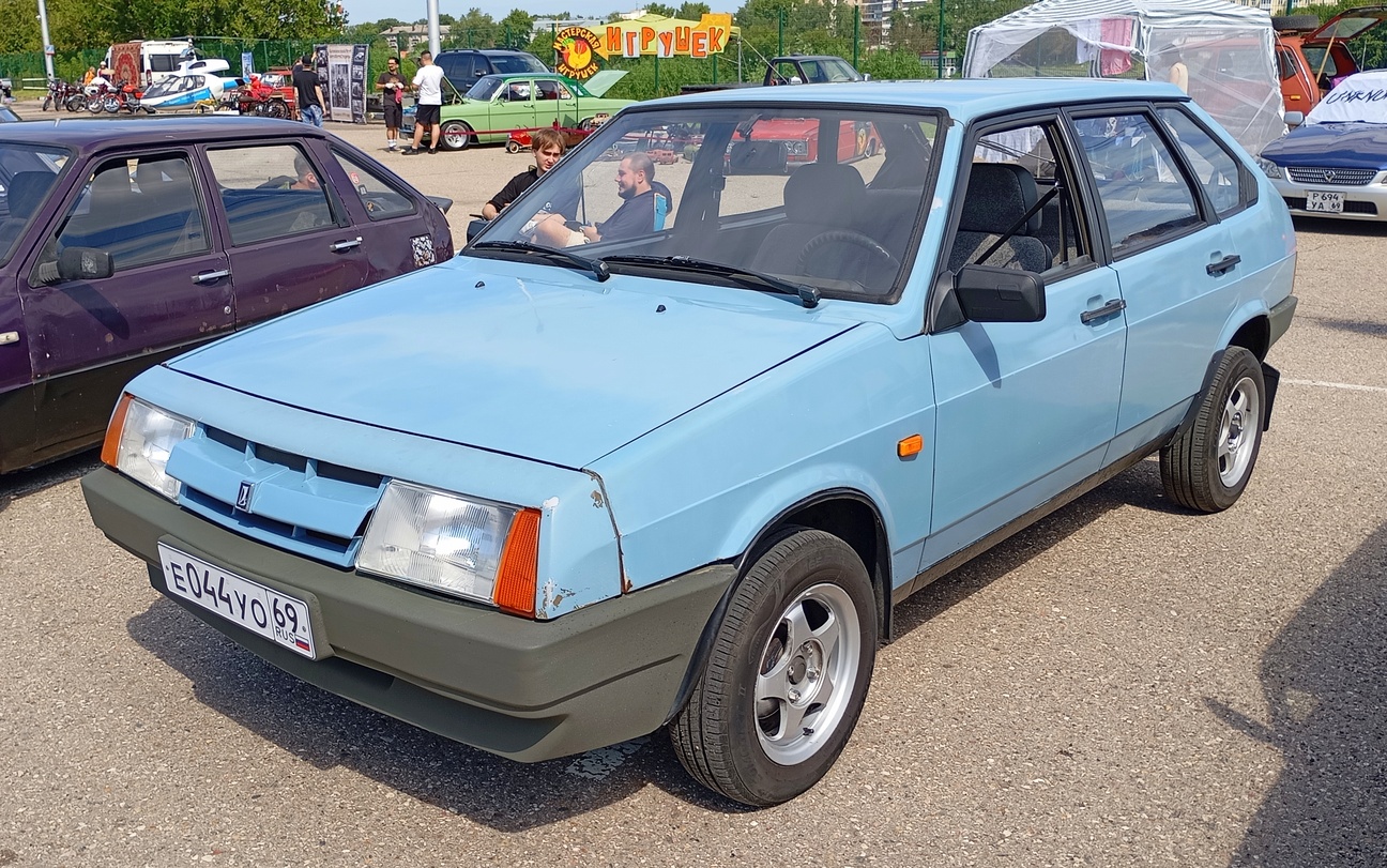 Тверская область, № Е 044 УО 69 — ВАЗ-21093 '88-93; Тверская область — Фестиваль "Столица Ретро 2025"