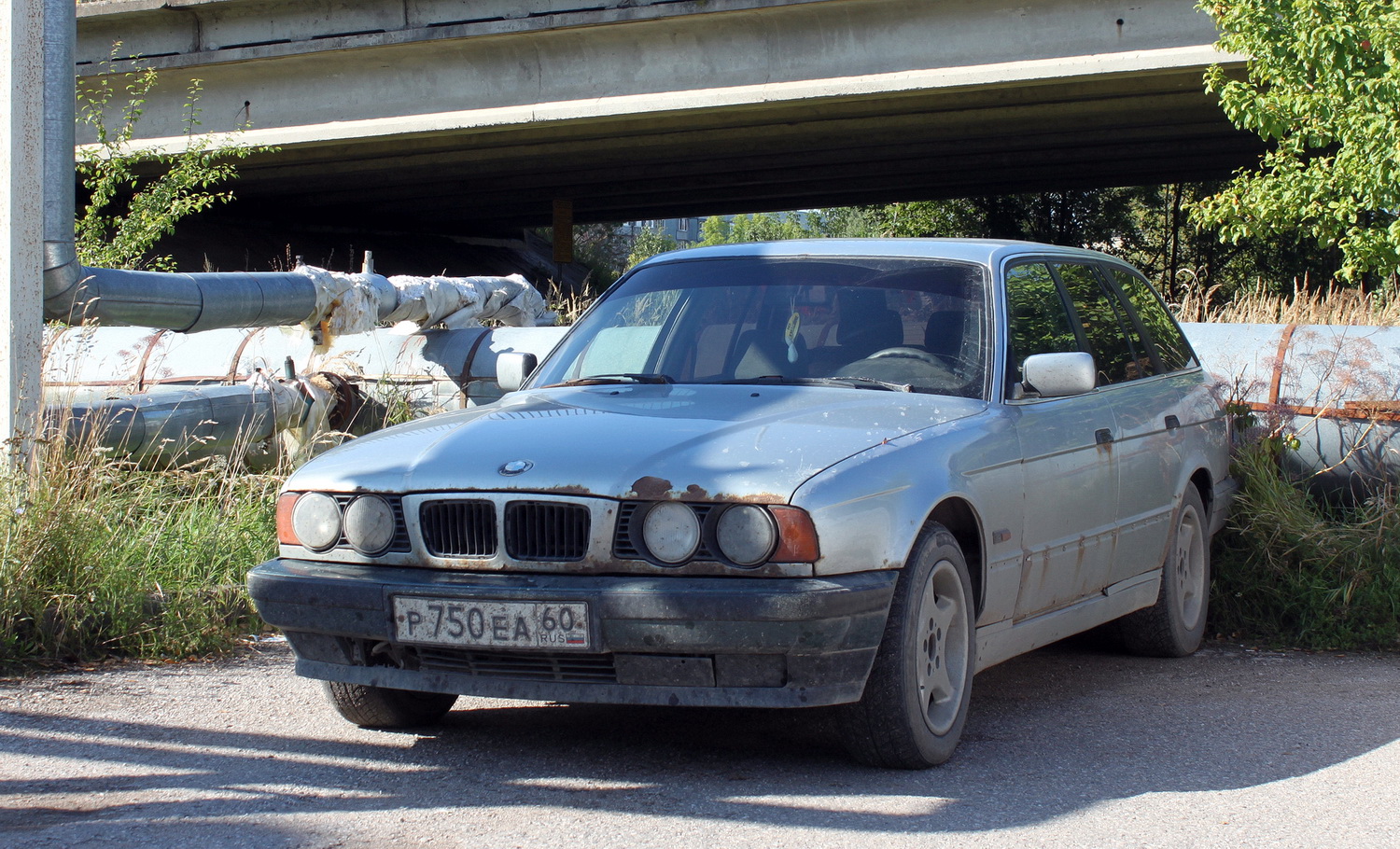 Псковская область, № Р 750 ЕА 60 — BMW 5 Series Touring (E34) '91-96