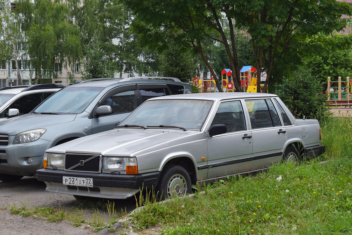 Алтайский край, № Р 231 АТ 22 — Volvo 740 '84-92