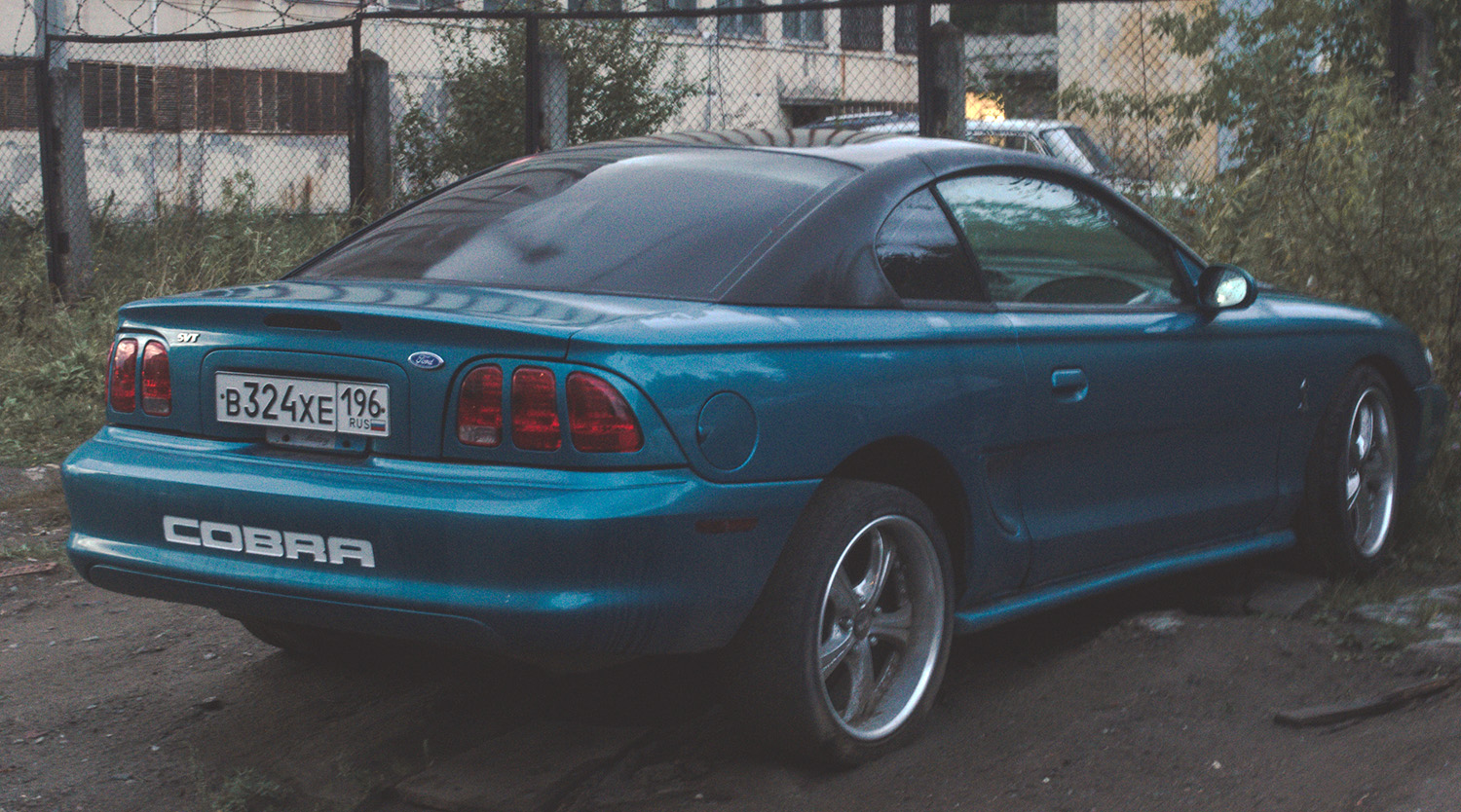 Свердловская область, № В 324 ХЕ 196 — Ford Mustang (4G) '93-98
