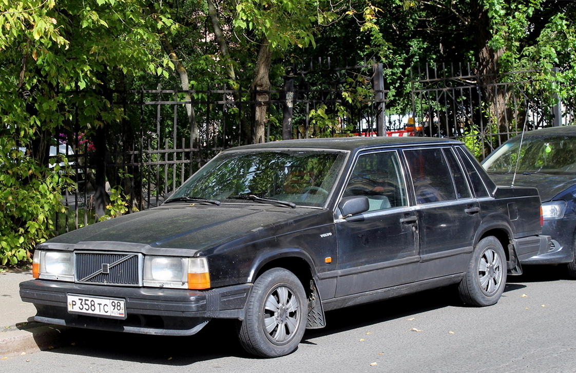 Санкт-Петербург, № Р 358 ТС 98 — Volvo 740 '84-92