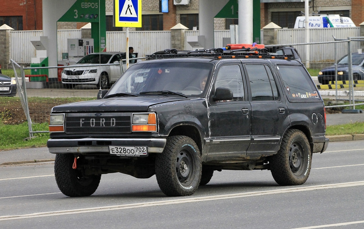 Башкортостан, № Е 328 ОО 702 — Ford Explorer (1G) '90-94