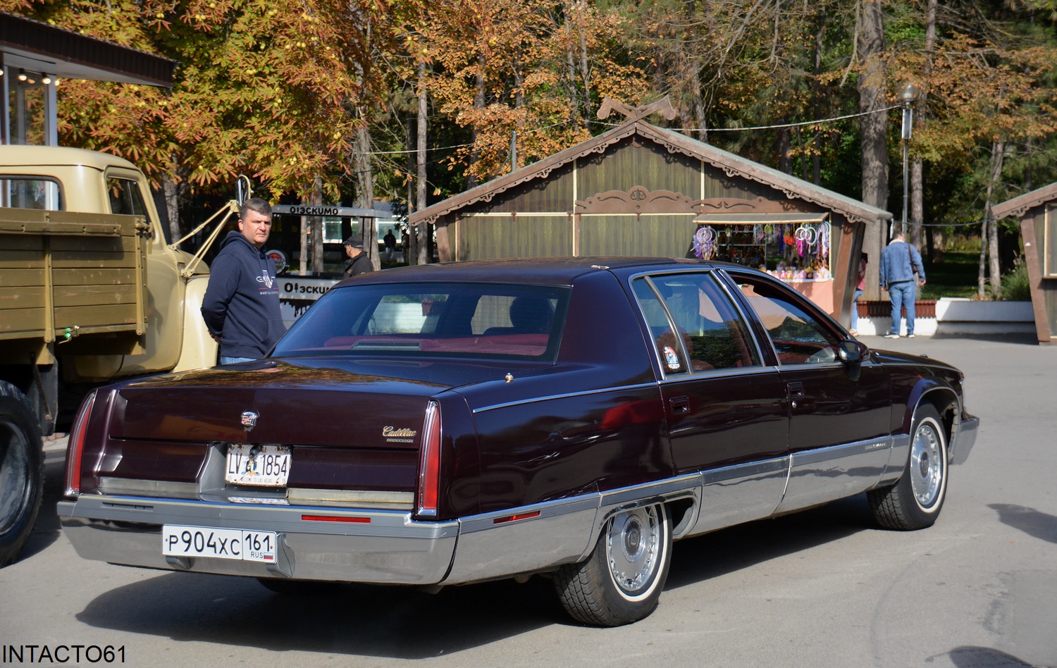 Ростовская область, № Р 904 ХС 161 — Cadillac Fleetwood (2G) '93-96; Ростовская область — Retro Motor Show_2025_Сентябрь