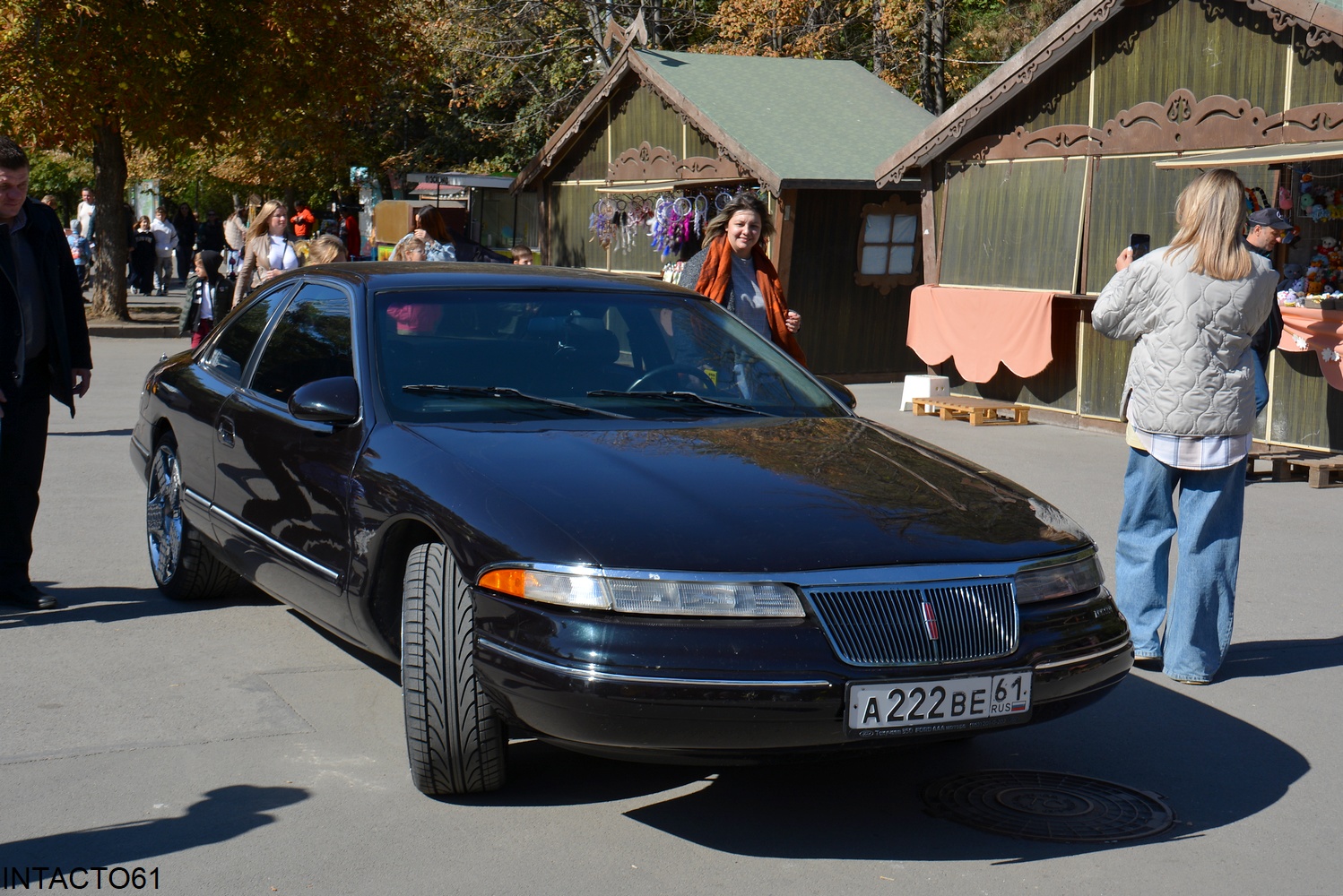 Ростовская область, № А 222 ВЕ 61 — Lincoln Mark VIII '93-97; Ростовская область — Retro Motor Show_2025_Сентябрь