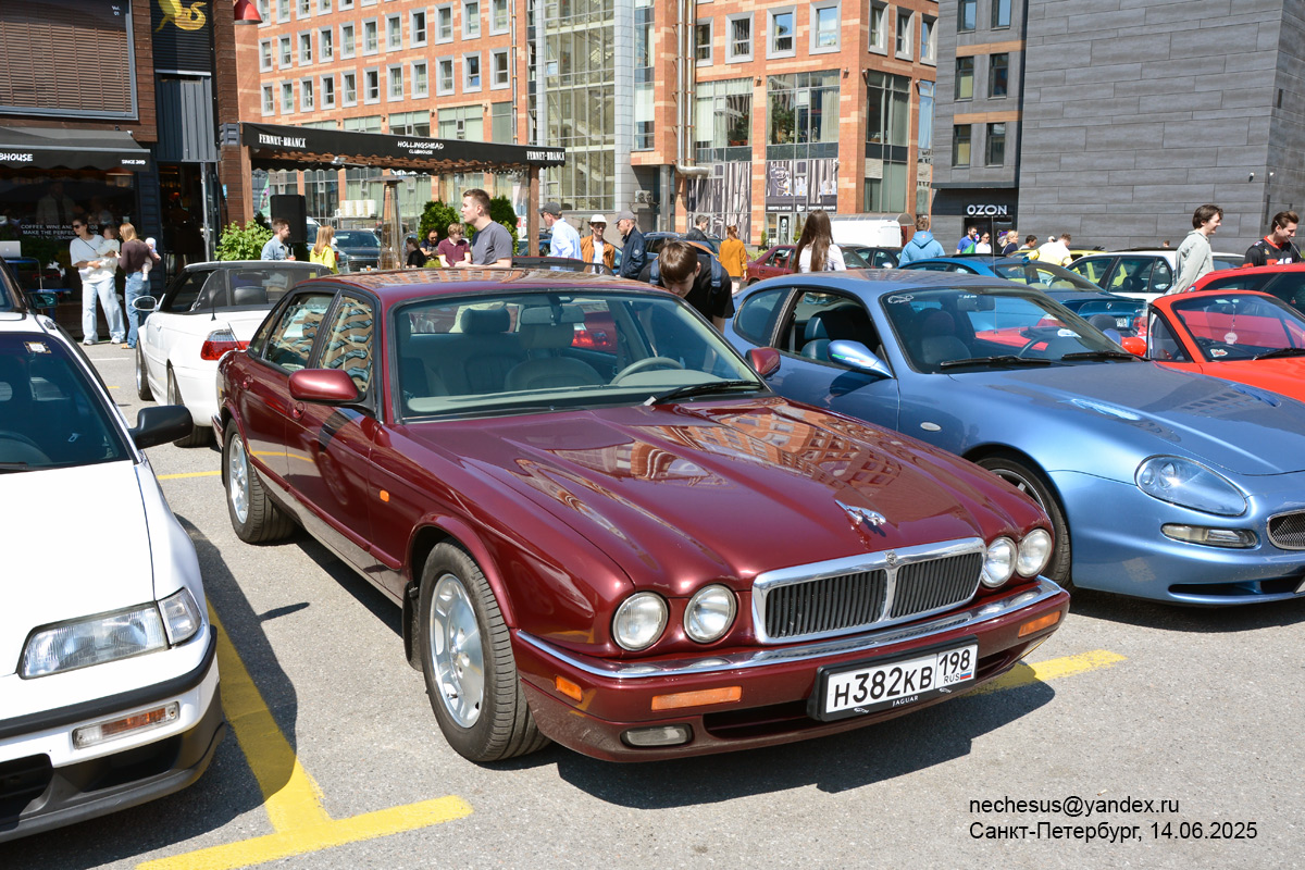 Санкт-Петербург, № Н 382 КВ 198 — Jaguar XJ (Series IV) '94-03; Санкт-Петербург — Встречи владельцев интересных автомобилей Cars & Coffee
