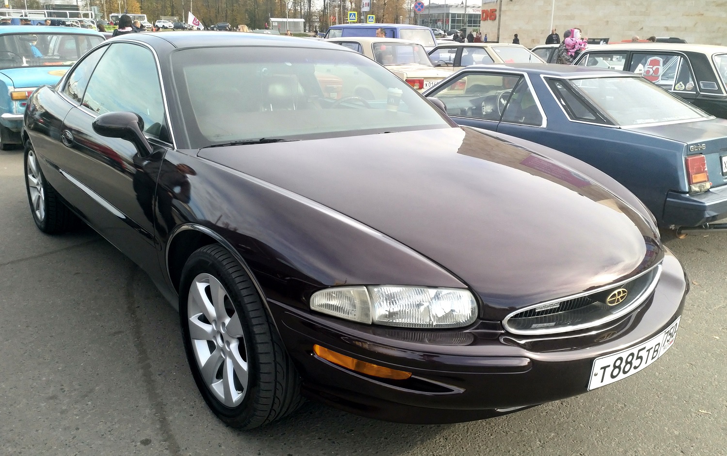 Московская область, № Т 885 ТВ 750 — Buick Riviera (8G) '95-98