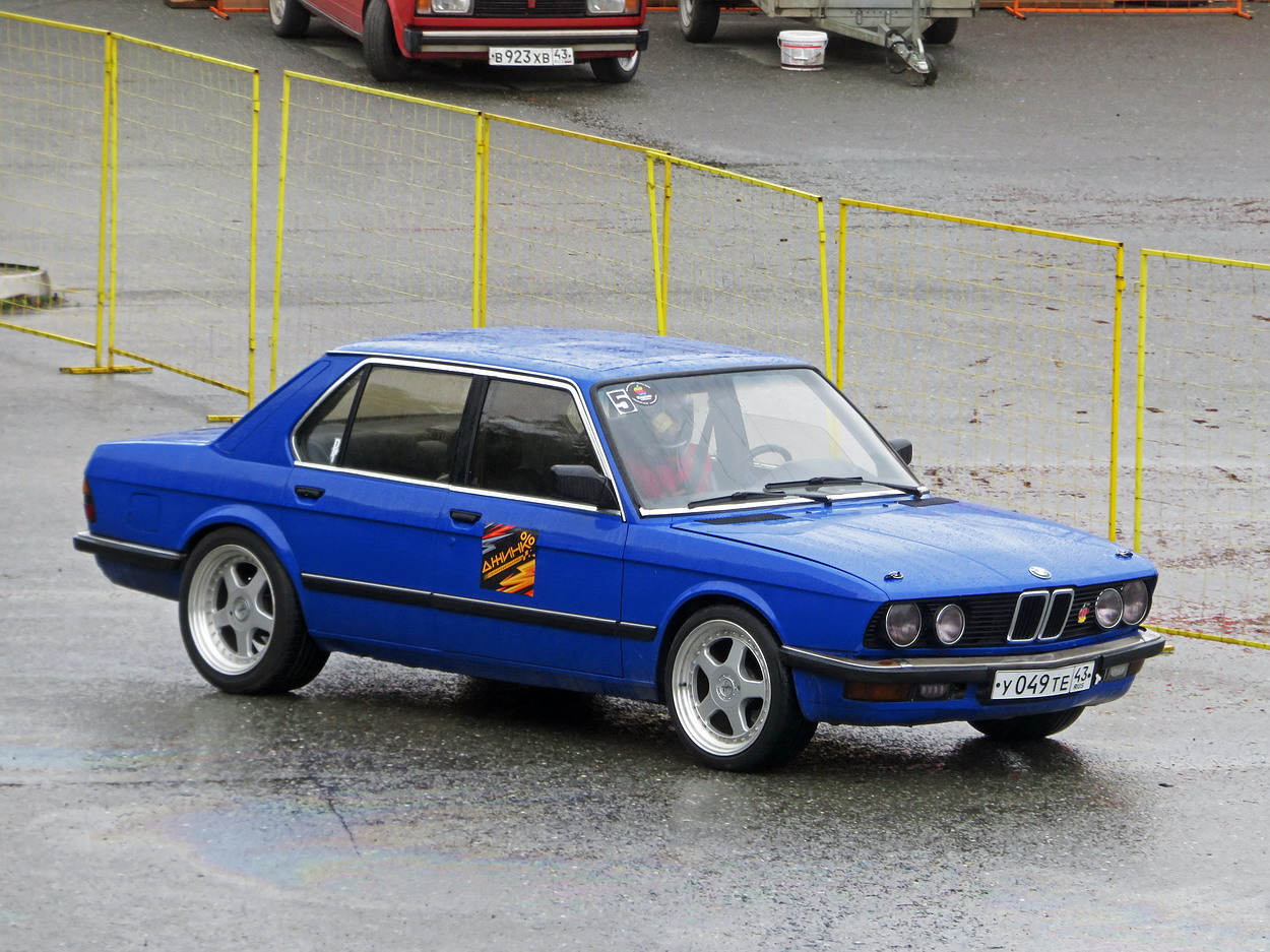 Кировская область, № У 049 ТЕ 43 — BMW 5 Series (E28) '82-88