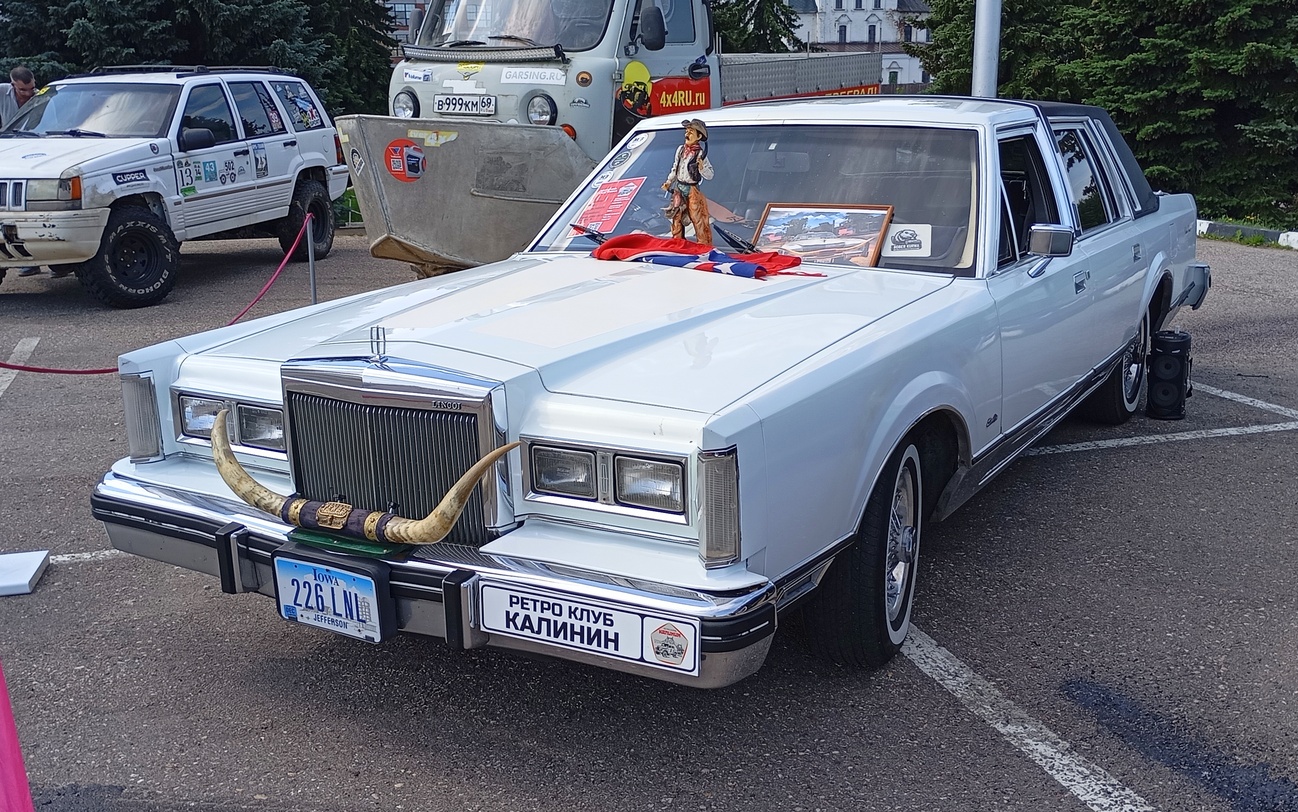 Москва, № О 226 ЕН 199 — Lincoln Town Car (1G) '81-89; Тверская область — Фестиваль "Столица Ретро 2025"