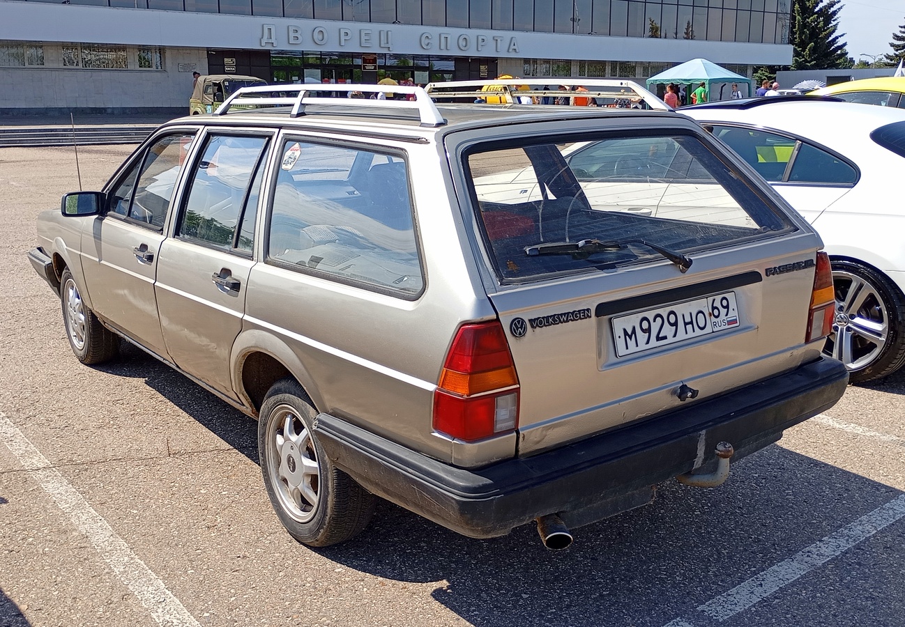 Тверская область, № М 929 НО 69 — Volkswagen Passat Variant (B2) '80-88; Тверская область — Фестиваль "Столица Ретро 2025"