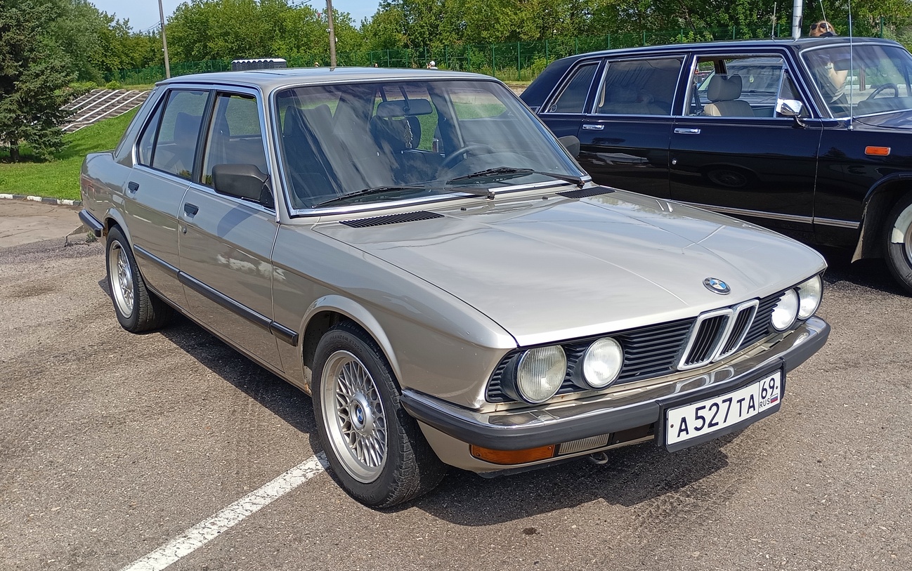 Тверская область, № А 527 ТА 69 — BMW 5 Series (E28) '82-88; Тверская область — Фестиваль "Столица Ретро 2025"