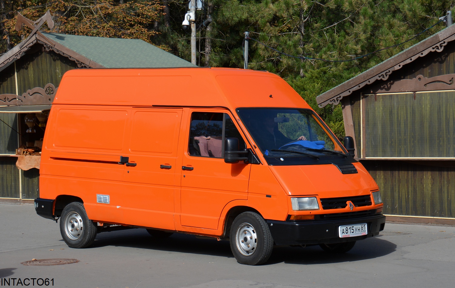 Ростовская область, № А 815 УН 61 — Renault Trafic (1G) Restyle '89-01; Ростовская область — Retro Motor Show_2025_Сентябрь