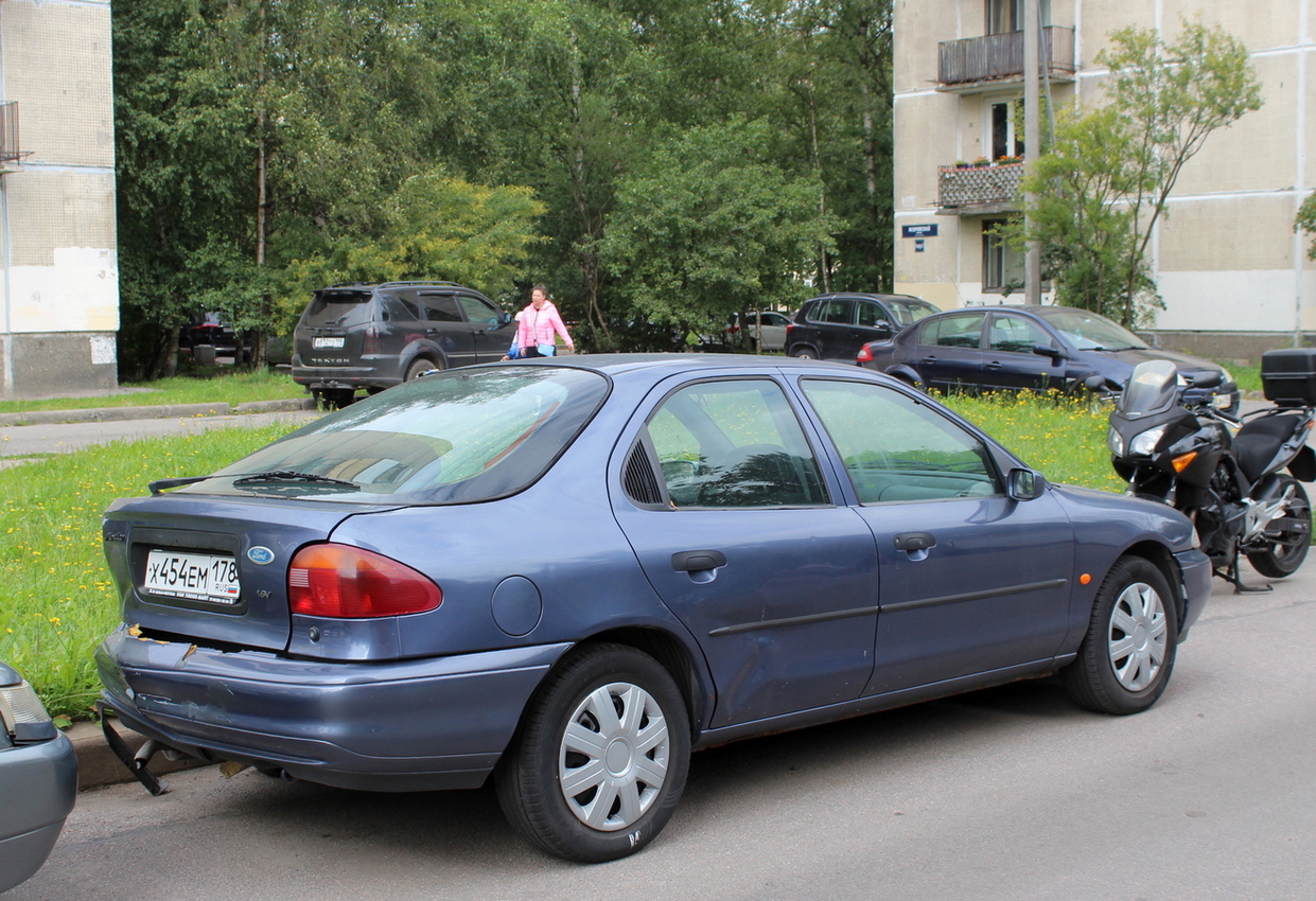 Санкт-Петербург, № Х 454 ЕМ 178 — Ford Mondeo (1G) '92-96