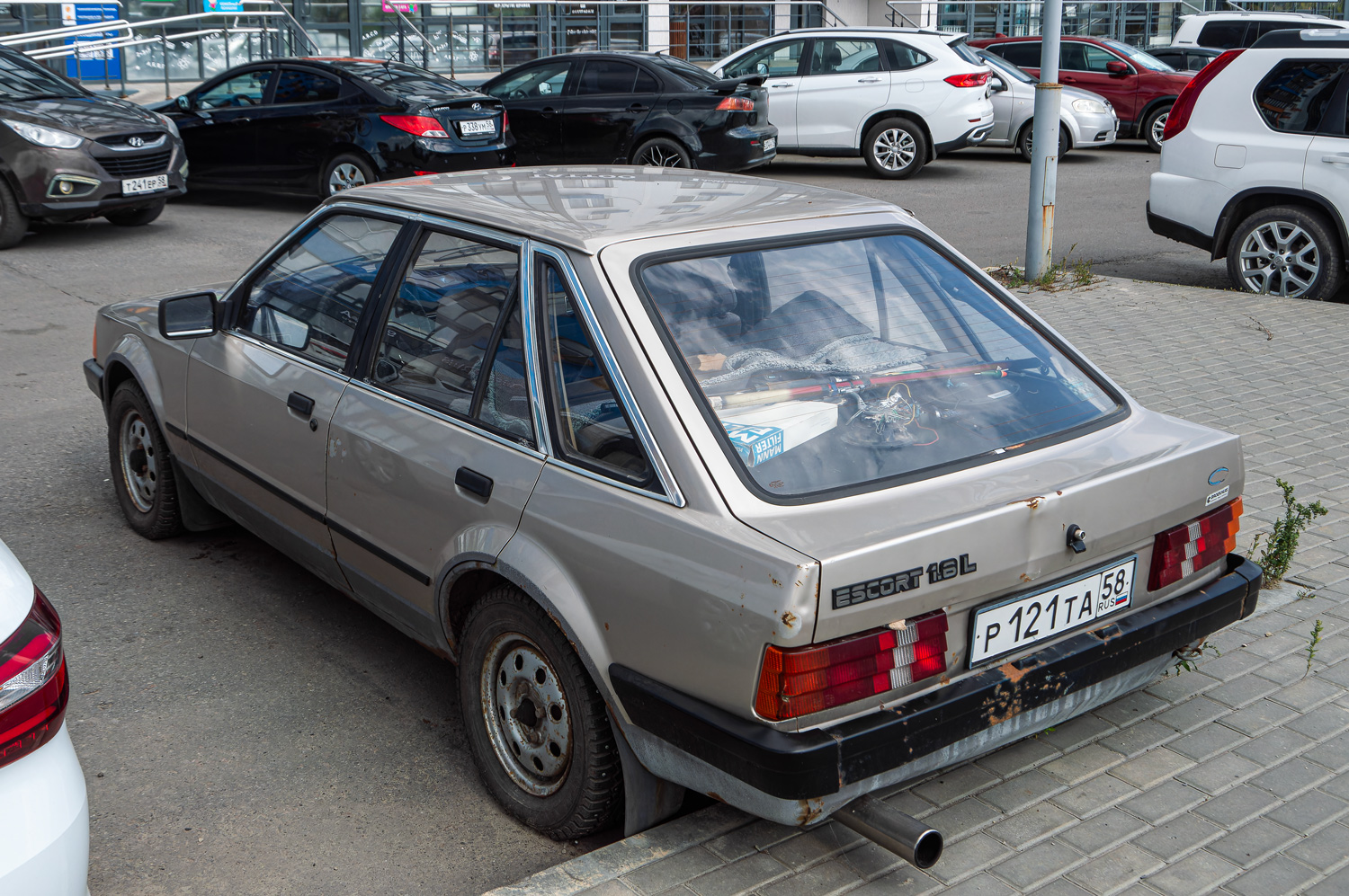 Пензенская область, № Р 121 ТА 58 — Ford Escort MkIII '80-86