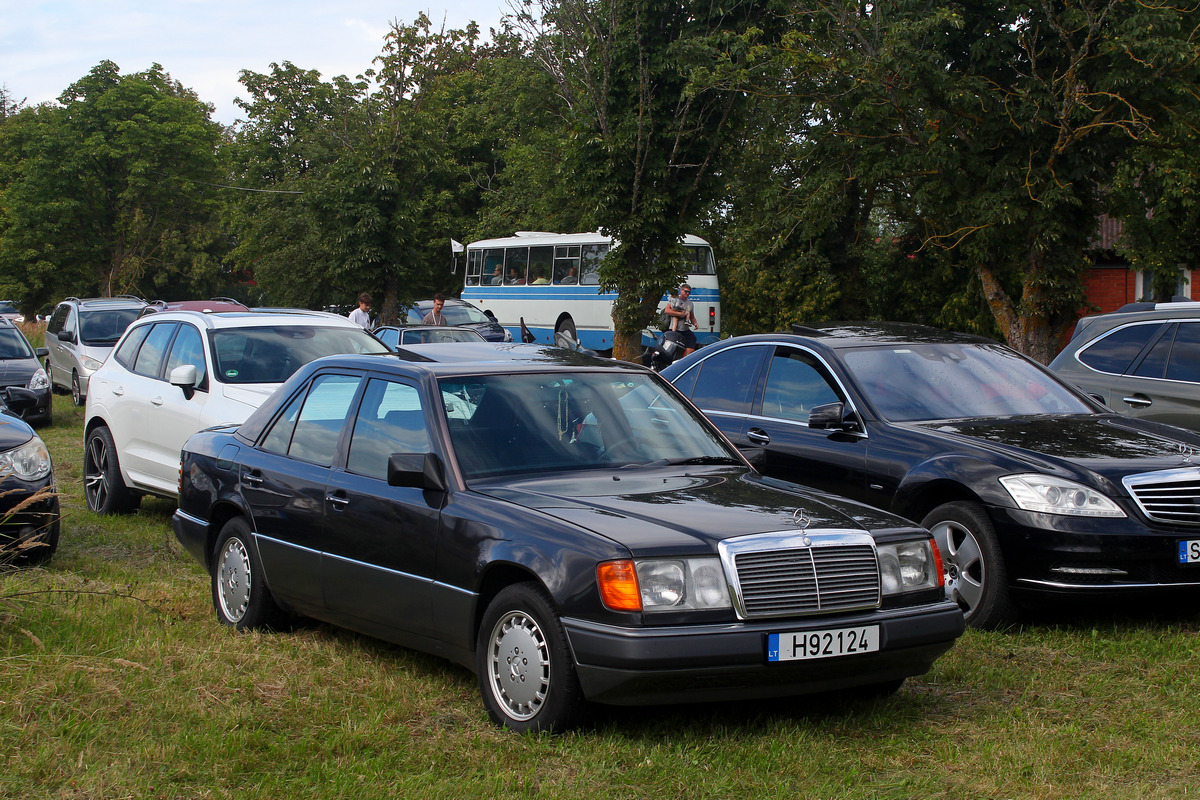 Литва, № H92124 — Mercedes-Benz (W124) '84-96; Литва — Nesenstanti klasika 2024