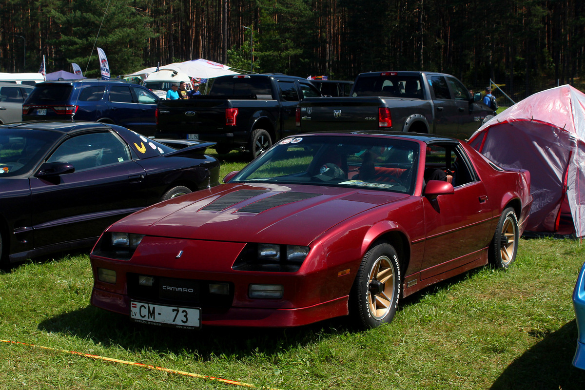 Латвия, № CM-73 — Chevrolet Camaro (3G) '82-92; Литва — American Spirit 2025
