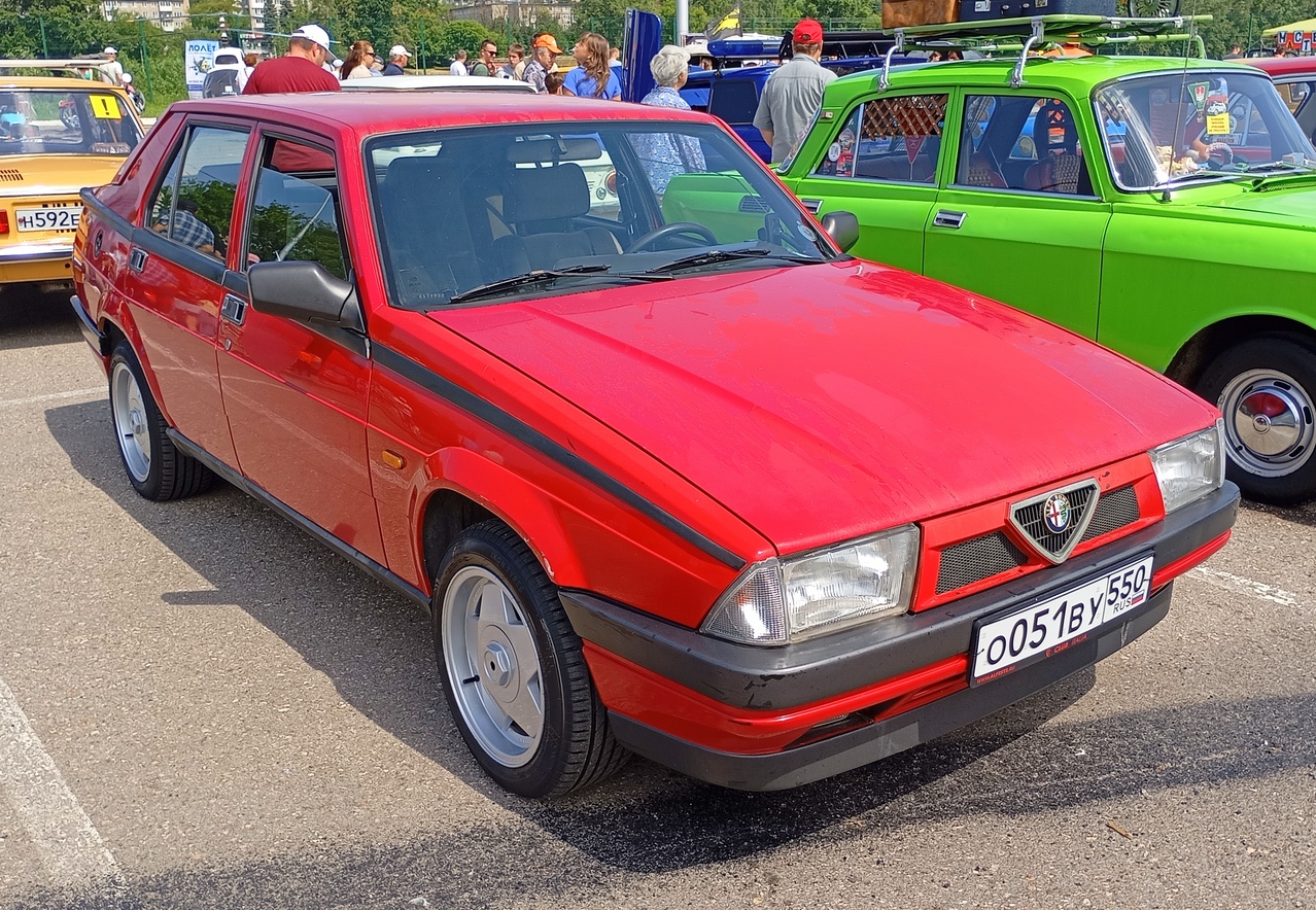 Московская область, № О 051 ВУ 550 — Alfa Romeo 75 '85-92; Тверская область — Фестиваль "Столица Ретро 2025"