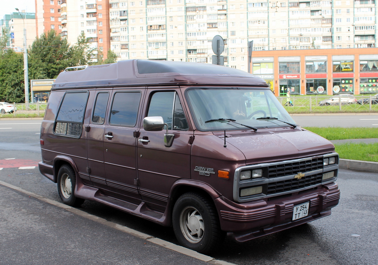 Кировская область, № У 254 ТТ 43 — Chevrolet Van (3G) '71-96