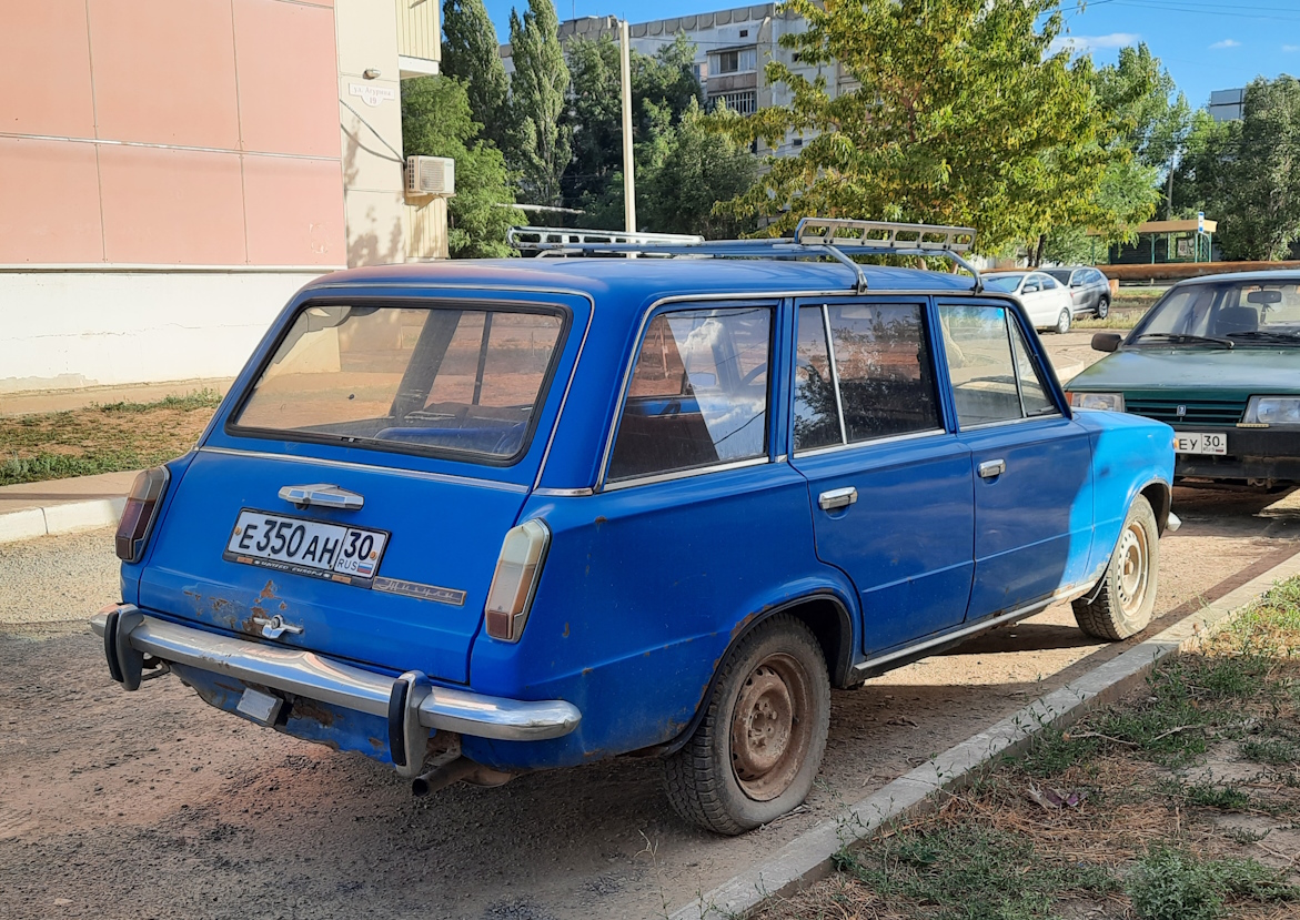 Астраханская область, № Е 350 АН 30 — ВАЗ-2102 Жигули '71-86
