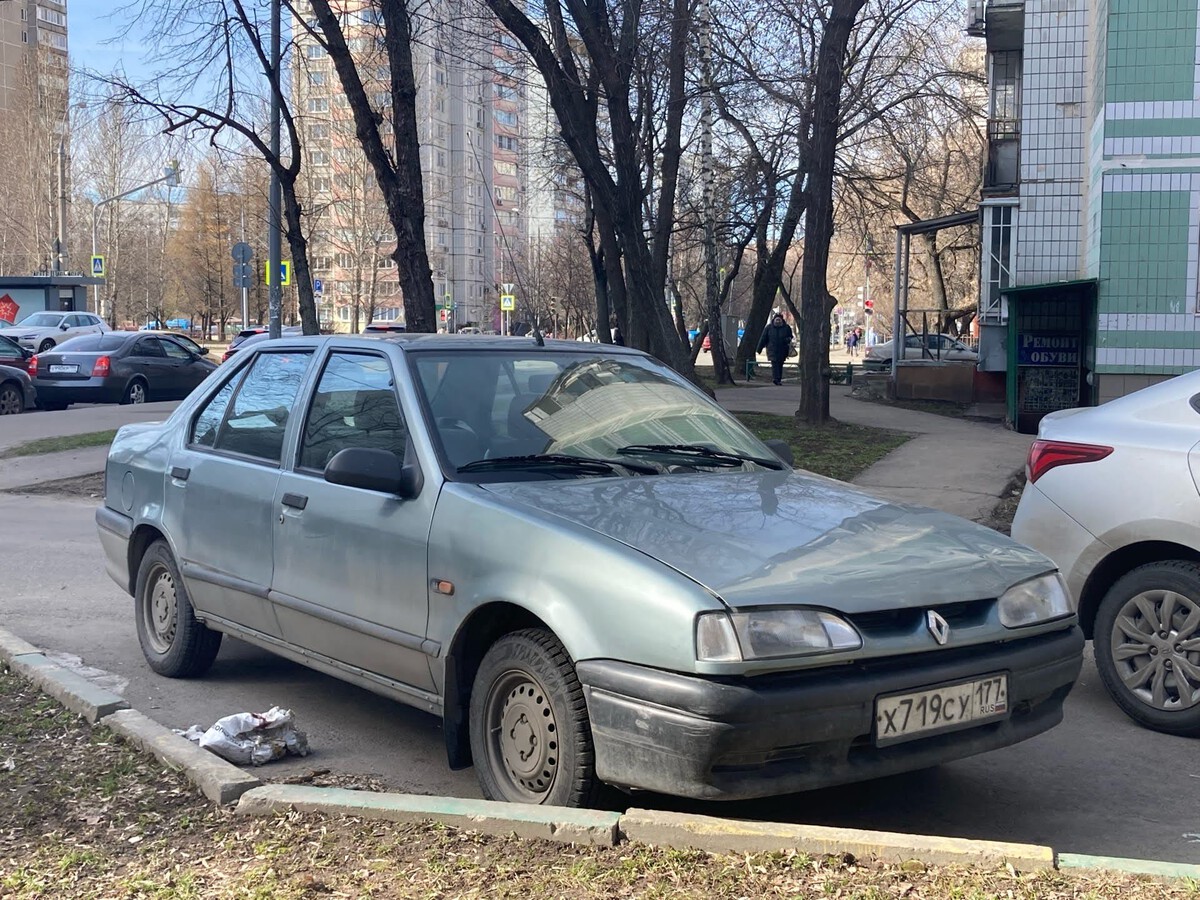 Москва, № Х 719 СУ 177 — Renault 19 (Автофрамос) '99-00