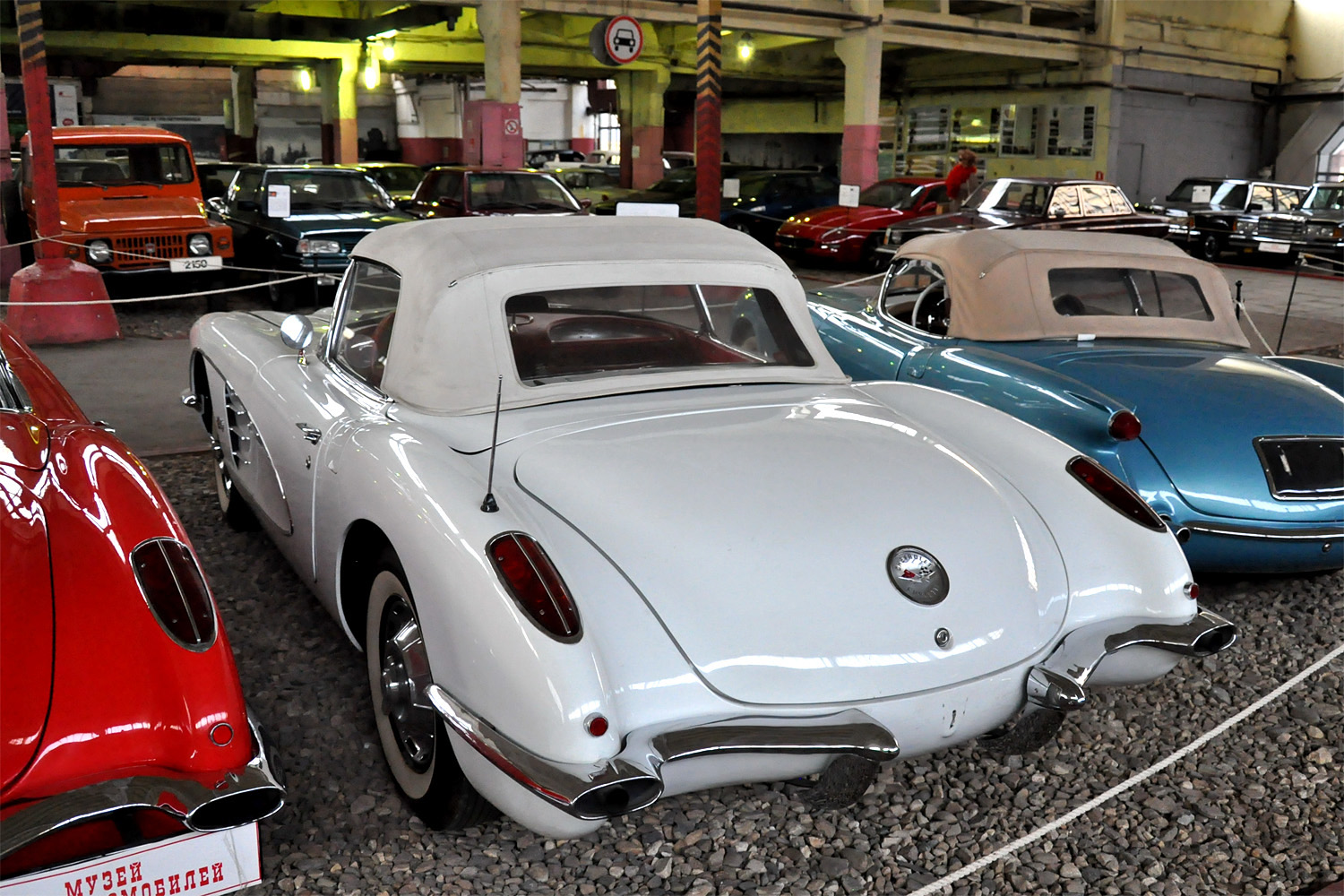 Москва, № (77) Б/Н 0035 — Chevrolet Corvette (C1) '53-62