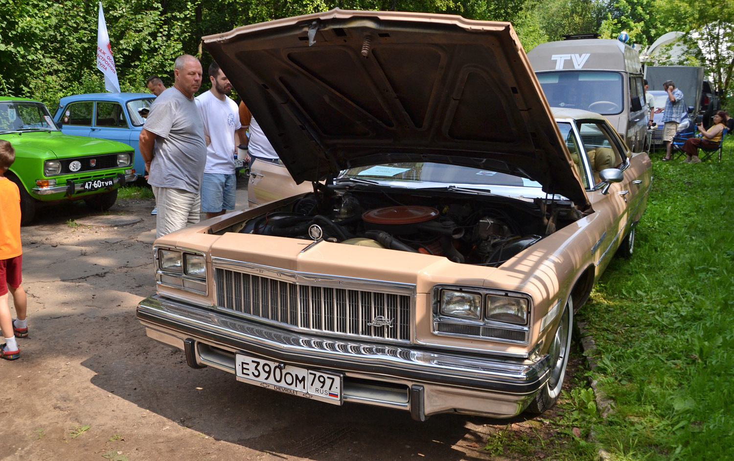 Москва, № Е 390 ОМ 797 — Buick Skylark (4G) '80-85; Калужская область — Автомобильный фестиваль "Парковый"
