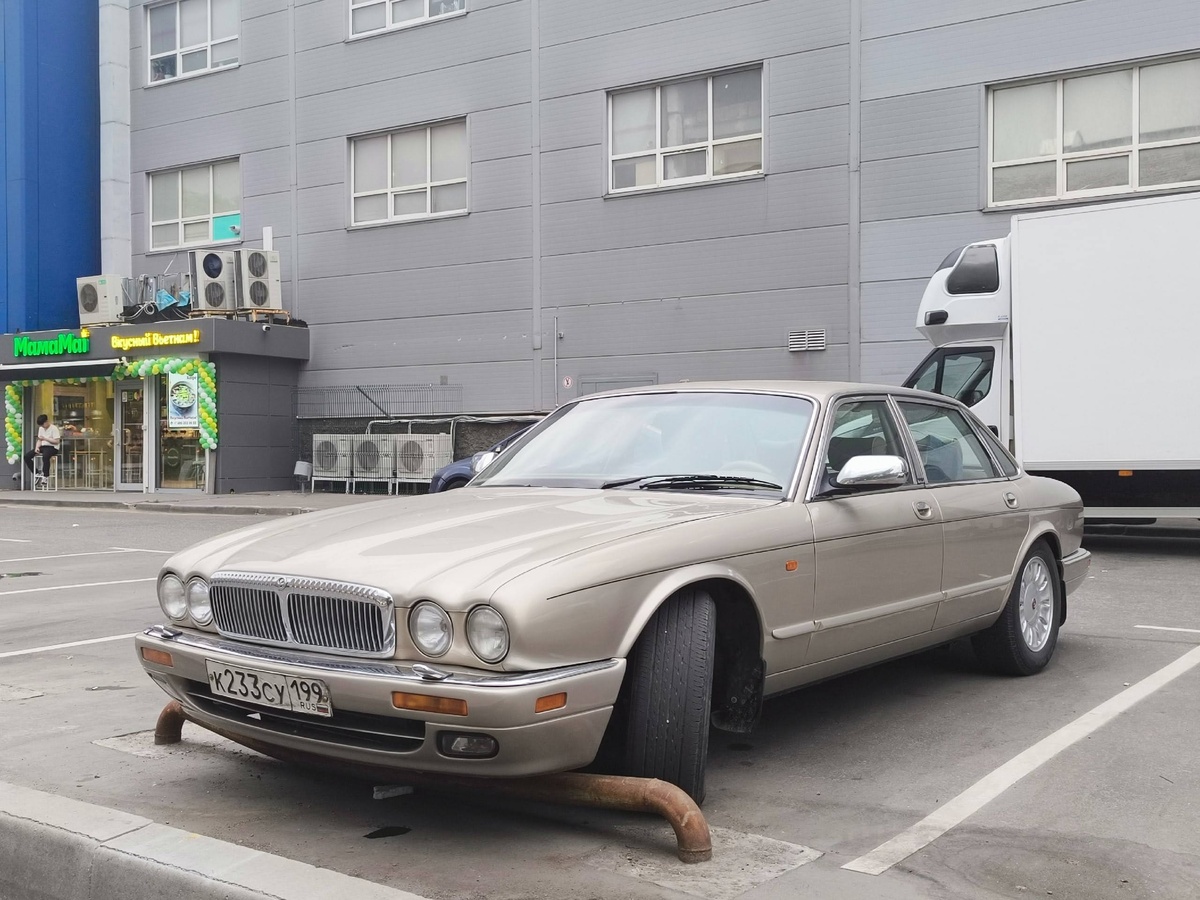 Москва, № К 233 СУ 199 — Jaguar XJ (Series IV) '94-03
