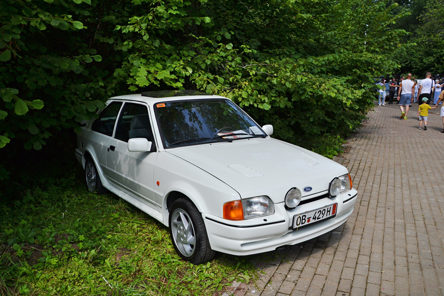 Московская область, № С 592 ТЕ 750 — Ford Escort MkIV '86-92; Калужская область — Автомобильный фестиваль "Парковый"