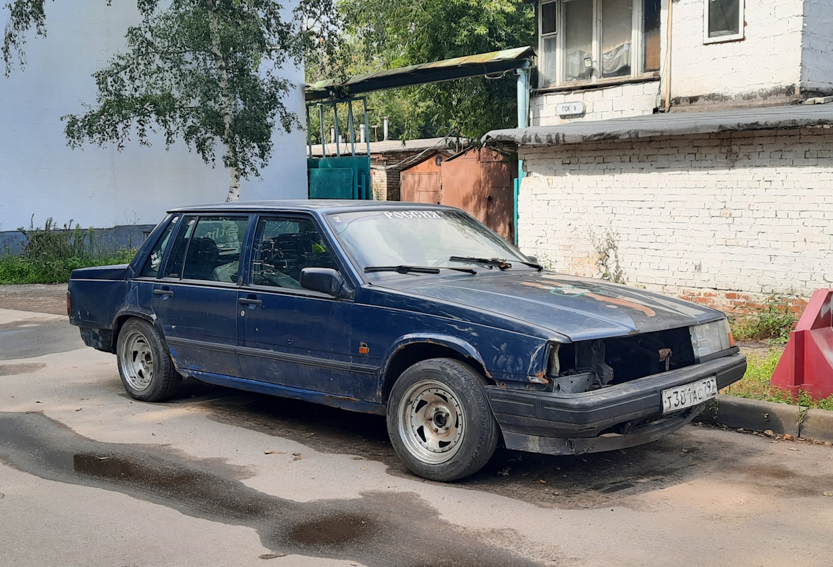 Москва, № Т 381 АС 797 — Volvo 740 '84-92