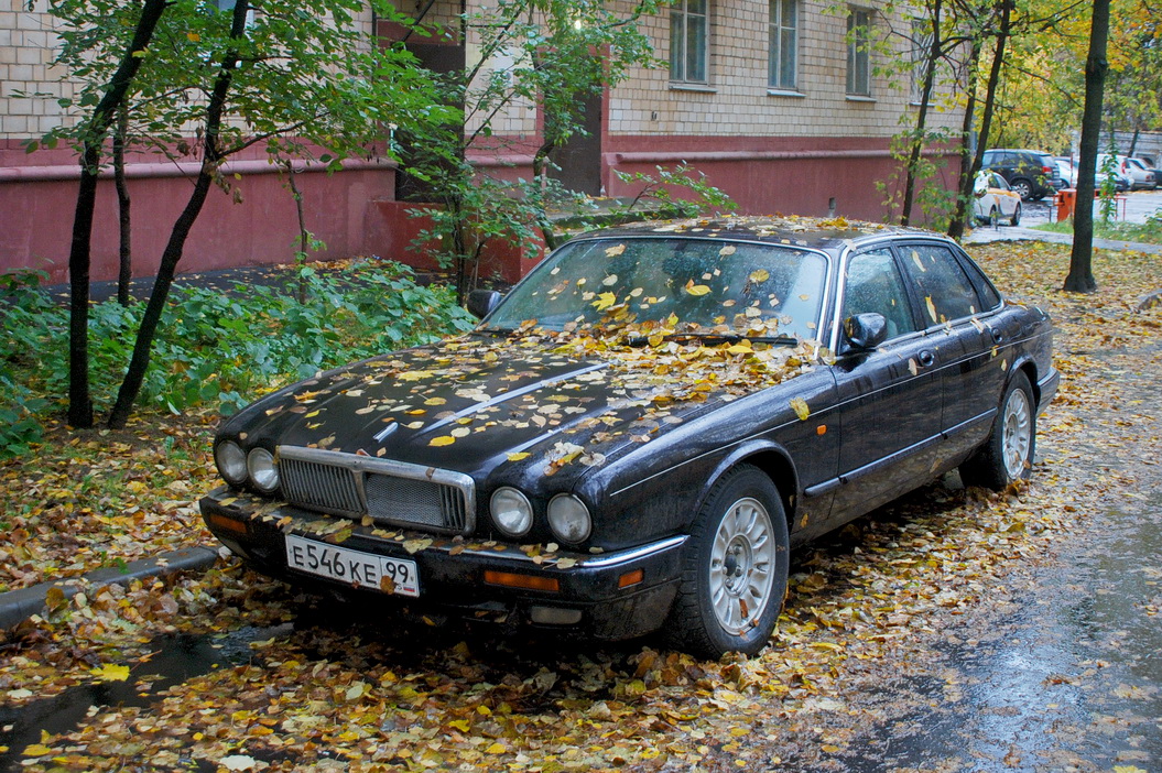 Москва, № Е 546 КЕ 99 — Jaguar XJ (Series IV) '94-03