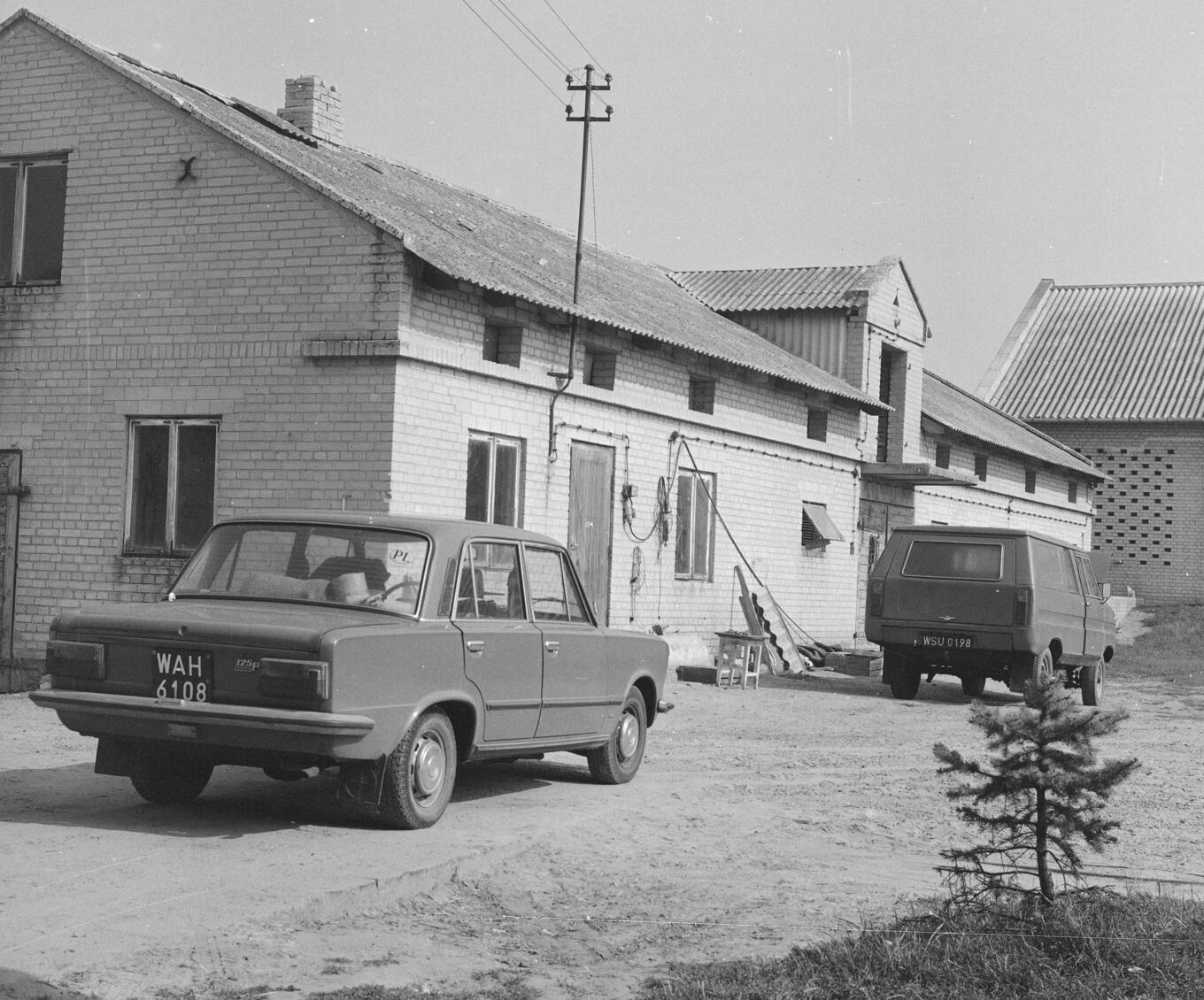 Польша, № WAH 6108 — Polski FIAT 125p (FSO 125p) '67-91; Польша, № WSU 0198 — Tarpan (общая модель); Польша — Старые фотографии