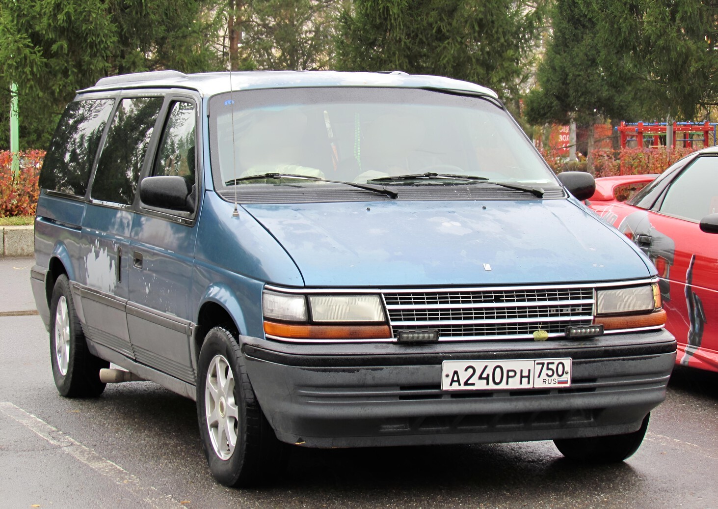 Башкортостан, № А 240 РН 750 — Dodge Grand Caravan '91–95; Московская область — Вне региона