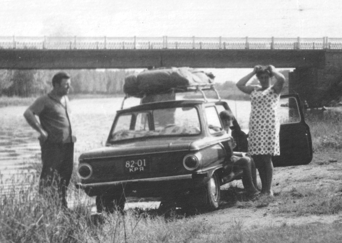 Крым, № 82-01 КРЯ — ЗАЗ-966 Запорожец '66-72; СССР / СНГ — Старые фотографии