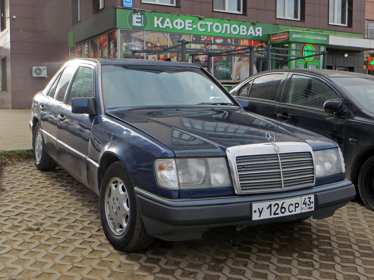 Кировская область, № У 126 СР 43 — Mercedes-Benz (W124) '84-96
