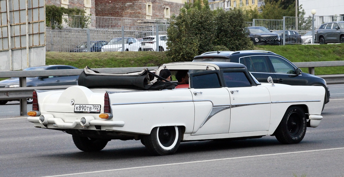 Башкортостан, № К 890 ТВ 702 — ГАЗ-13 Чайка '59-81