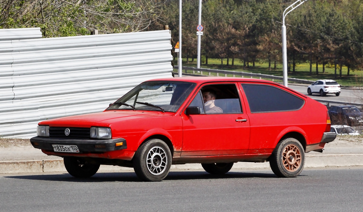 Башкортостан, № Т 835 ОХ 102 — Volkswagen Passat (B2) '80-88