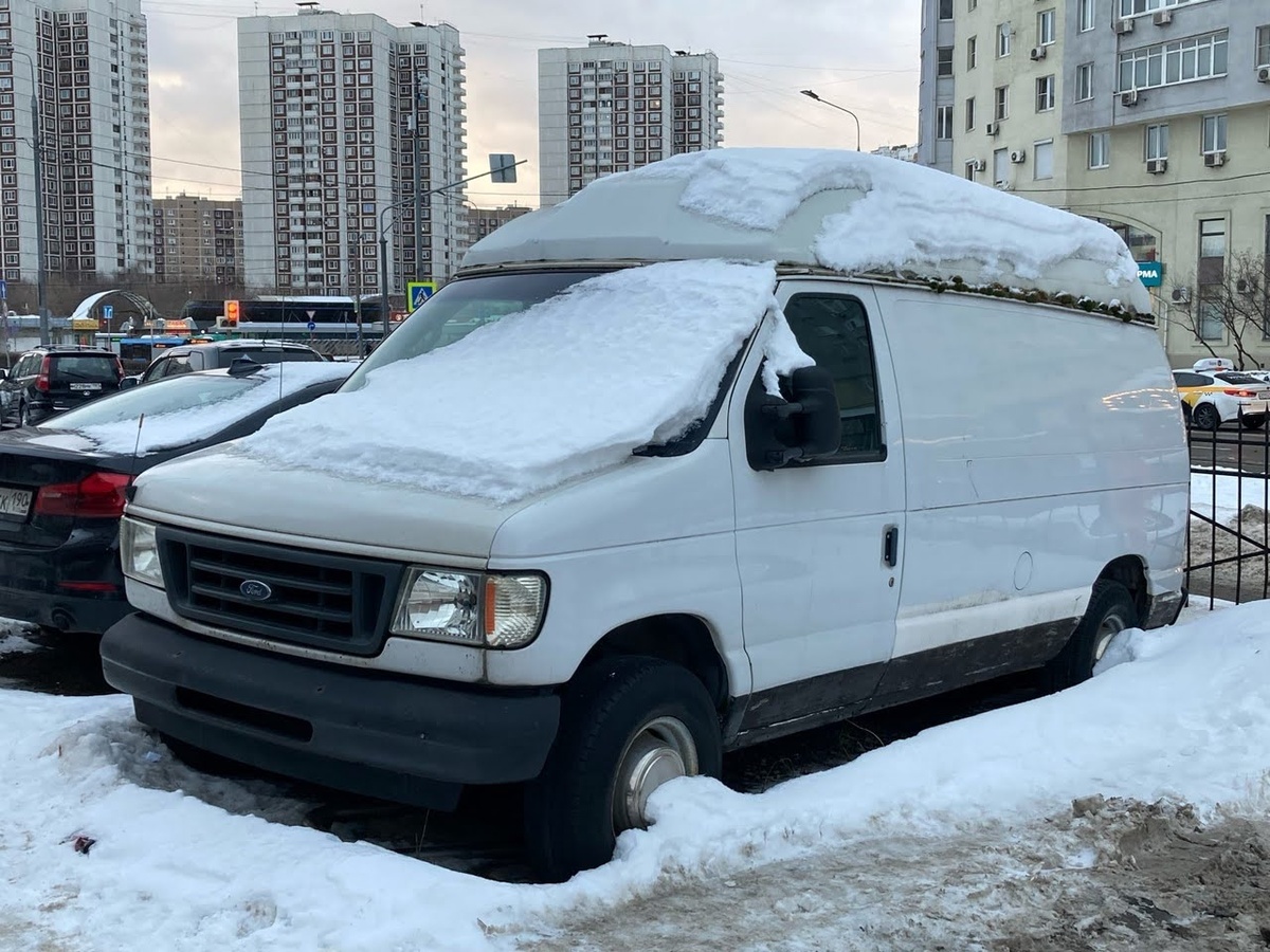 Москва, № (77) Б/Н 0903 — Ford E-Series (4G) '92-07