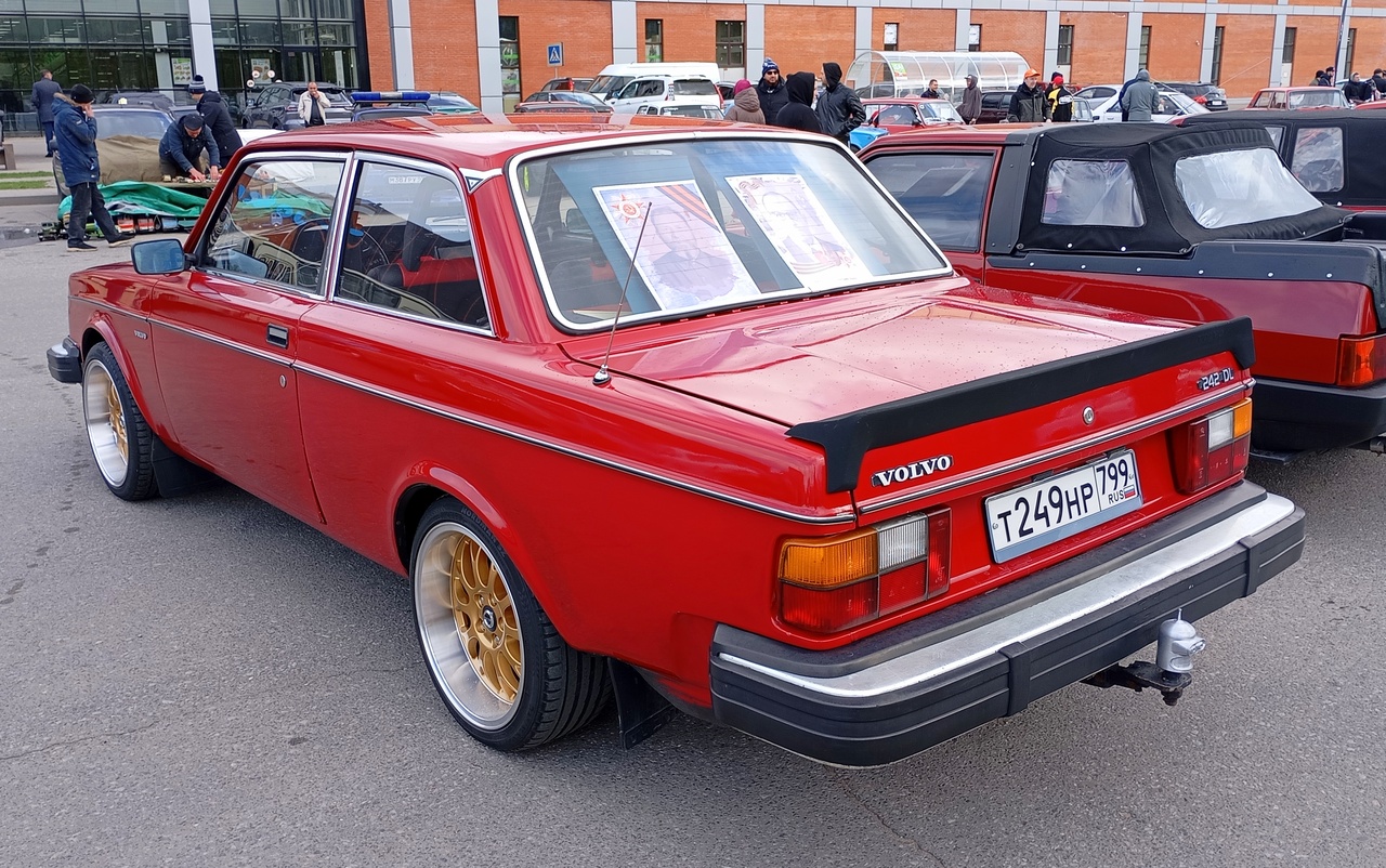 Москва, № Т 249 НР 799 — Volvo 240 Series (общая модель); Тверская область — Открытие сезона 2025 Ретро-клуба Калинин