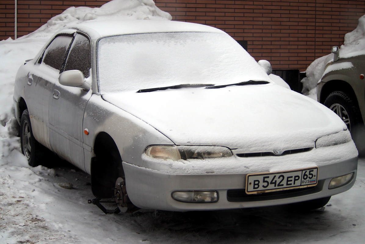 Сахалинская область, № В 542 ЕР 65 — Mazda Cronos (GE) '91-95