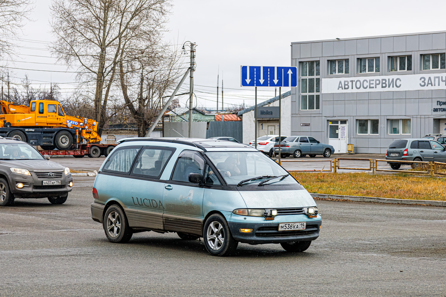 Свердловская область, № М 536 КА 19 — Toyota Estima Lucida (XR10/XR20) '92-99