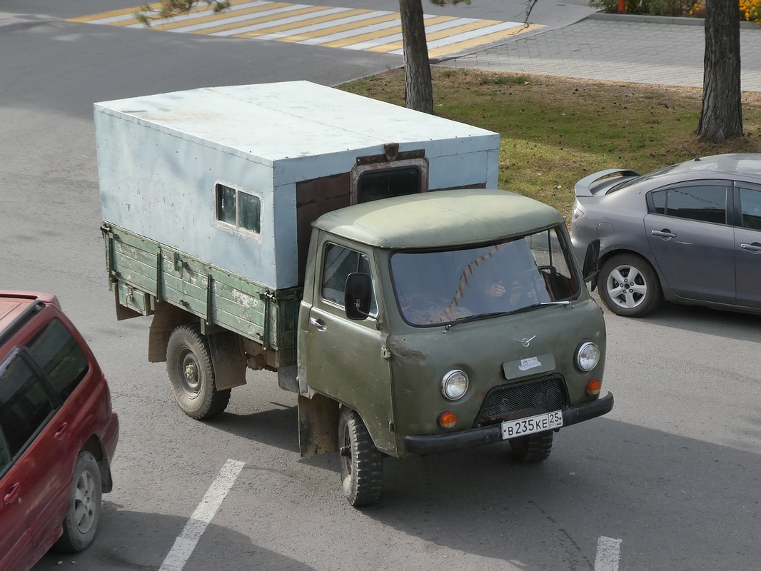 Приморский край, № В 235 КЕ 25 — УАЗ-3303 '85-03