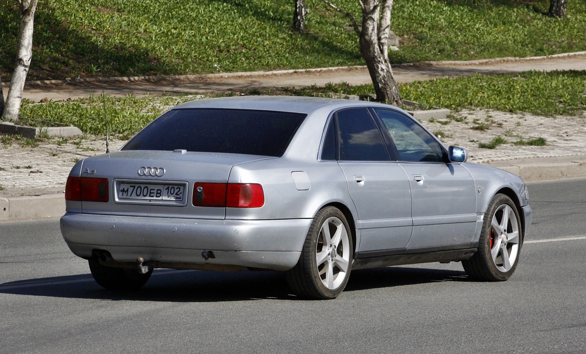 Башкортостан, № М 700 ЕВ 102 — Audi A8 (D2) '94-99
