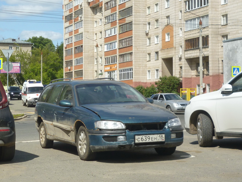 Кировская область, № С 639 ЕН 18 — Opel Omega (B) Caravan '94-99