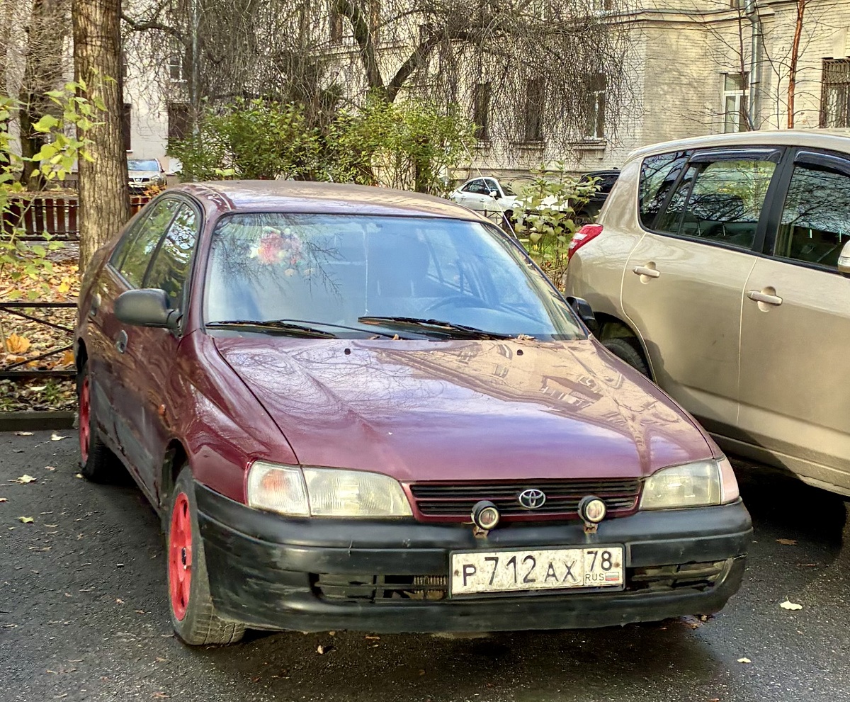 Санкт-Петербург, № Р 712 АХ 78 — Toyota Carina E (T190) '92–97