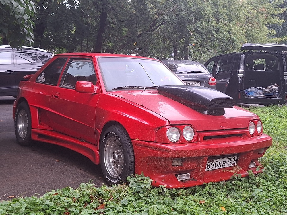 Москва, № М 890 КВ 750 — Ford Escort MkIV '86-92