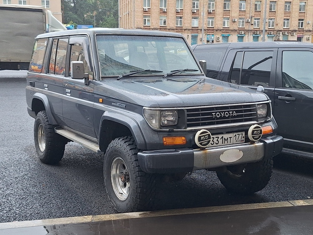 Москва, № К 331 МТ 177 — Toyota Land Cruiser Prado (J70) '90-96