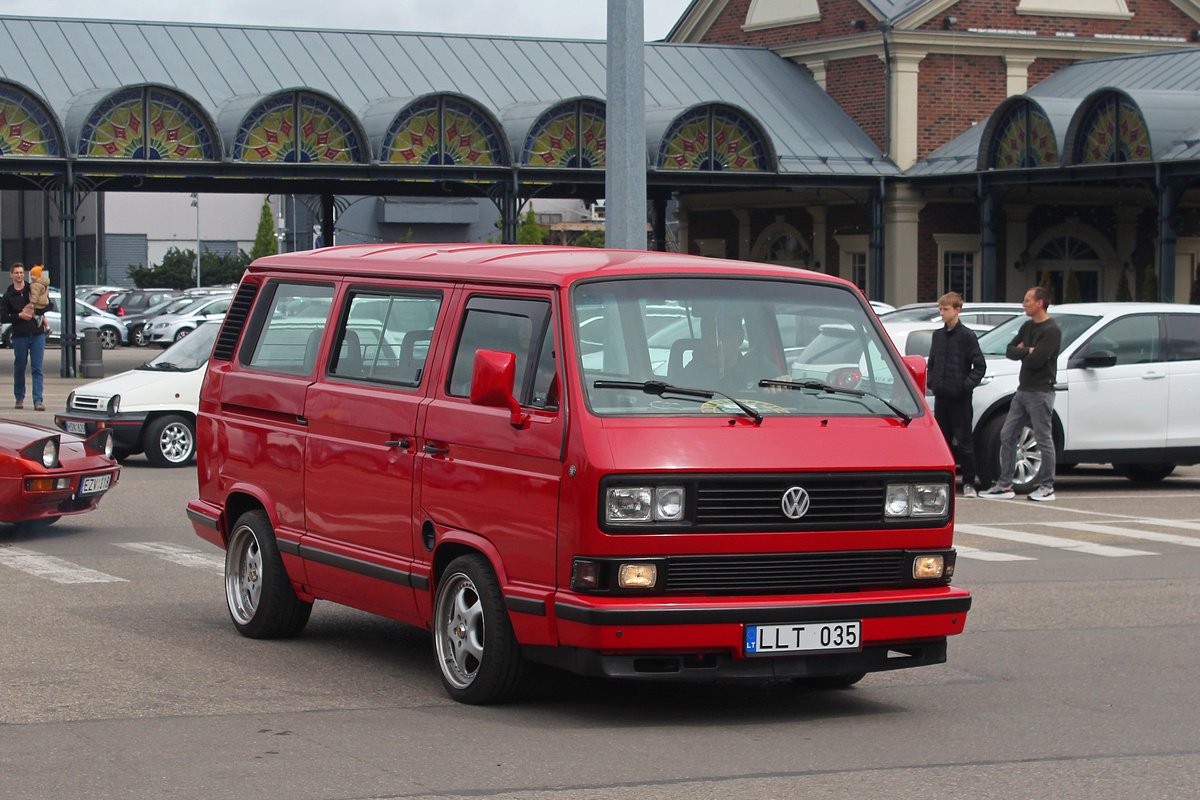Литва, № LLT 035 — Volkswagen Multivan (T3) '89-92; Литва — Classic Auto Show Kaunas 2025