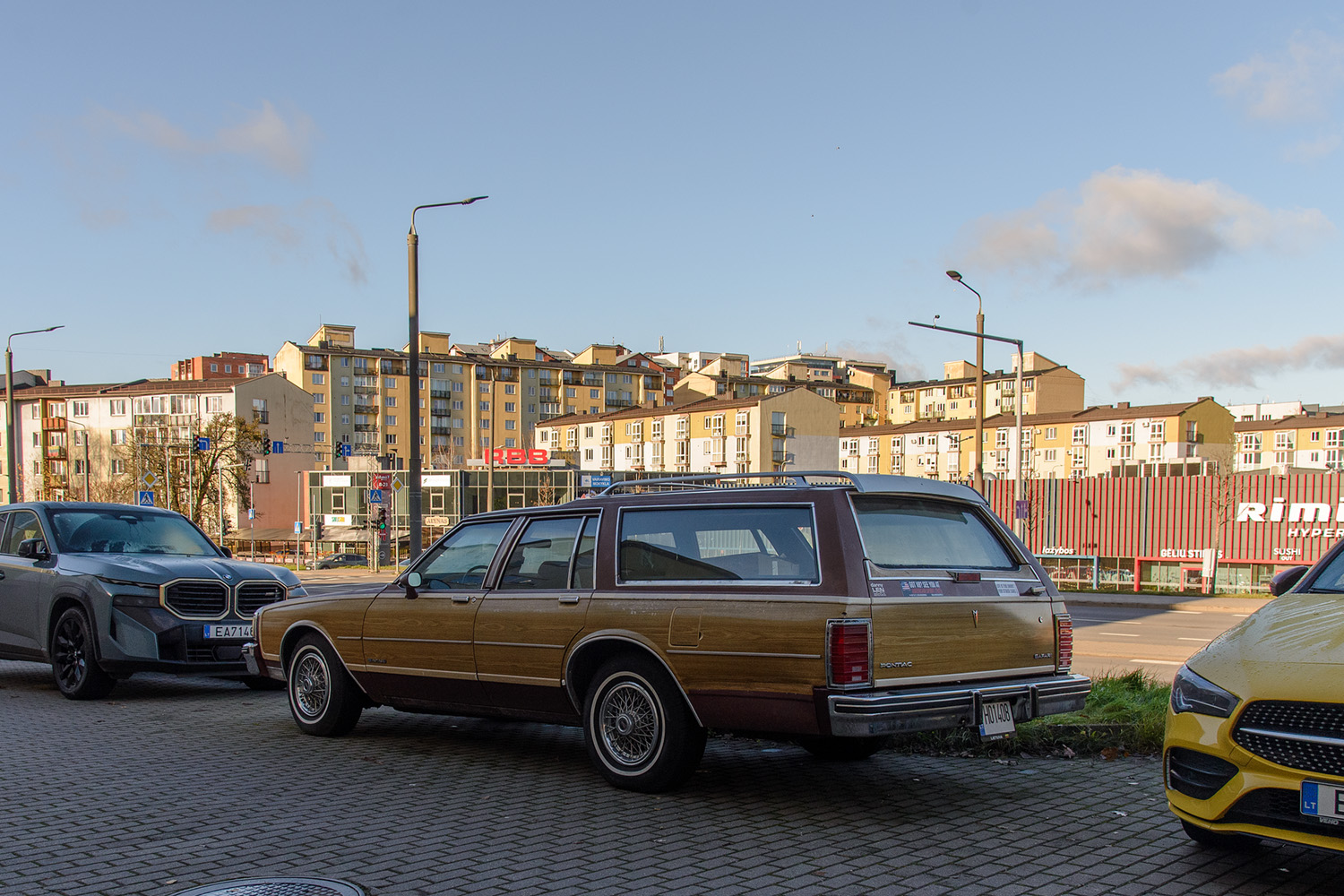 Литва, № H01408 — Pontiac (Общая модель)