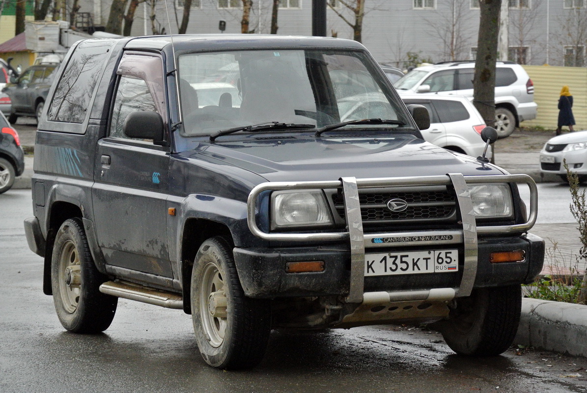 Сахалинская область, № К 135 КТ 65 — Daihatsu Rocky (F300) '89–02