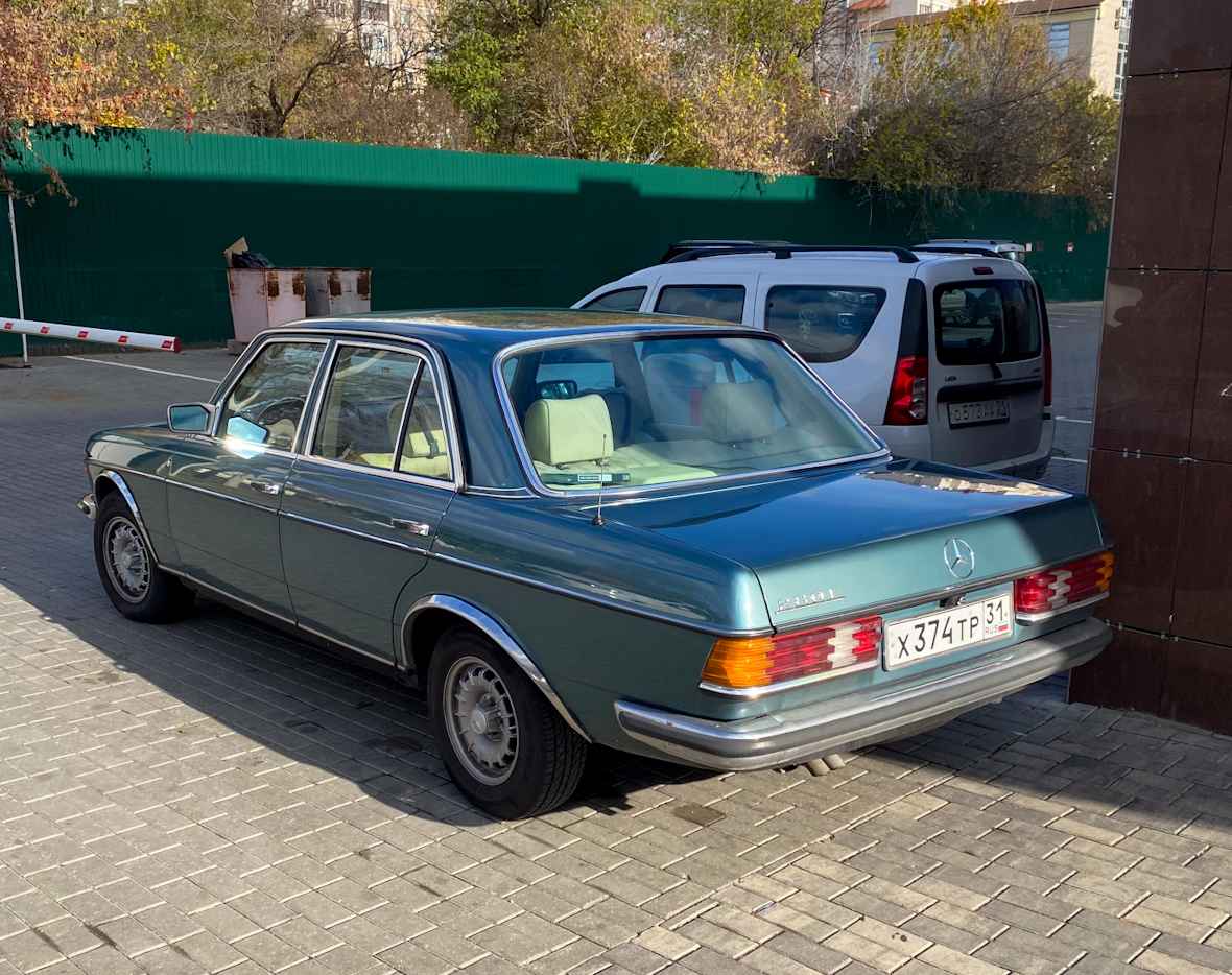 Белгородская область, № Х 374 ТР 31 — Mercedes-Benz (W123) '76-86